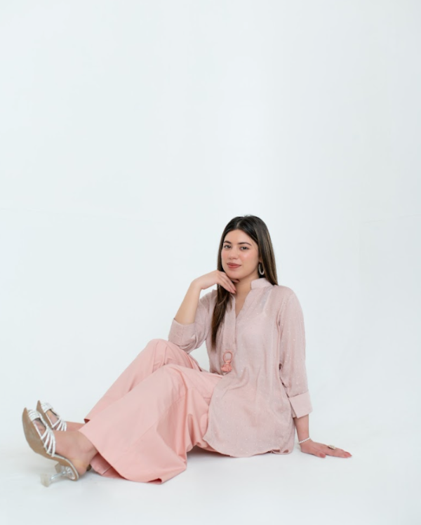 PINK - Image 4